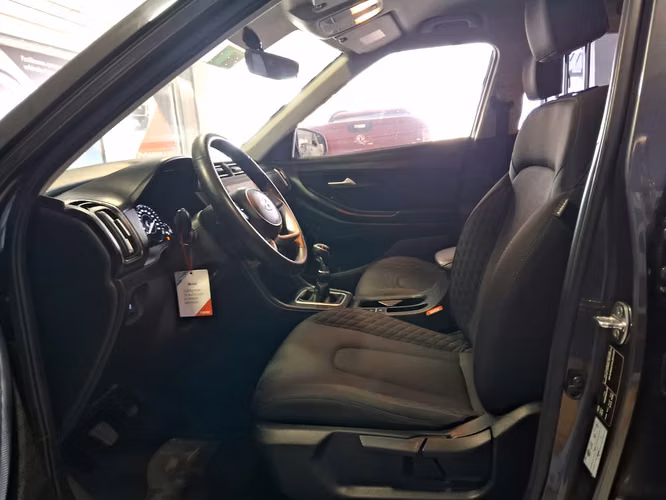 HYUNDAI CRETA 1.5 SU2I PLUS MT 2024 - Imagen 8