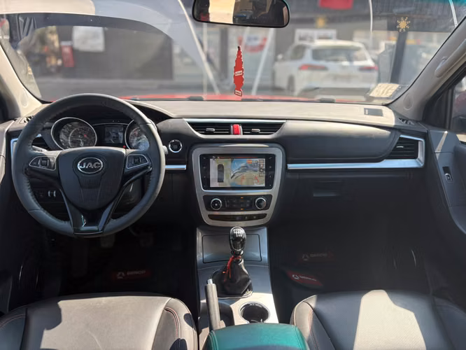 JAC T8 2.0 COMFORT MT 4X2 DIESEL - Imagen 10
