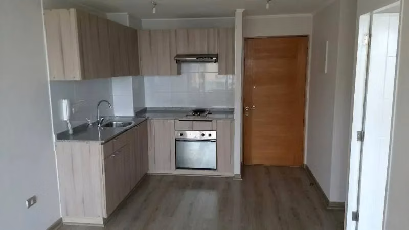 Amplio departamento en venta de 1d1b con balcón y bodega comuna de Santiago