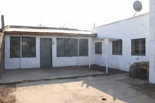 ¡Gran Oportunidad de Inversión en Quinta Normal! Propiedad Comercial con Doble Acceso Independiente. - Imagen 2