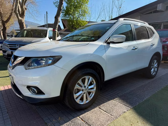 Nissan X-Trail 2.5 ADVANCE 4X2 7A AT 5P. (2015)