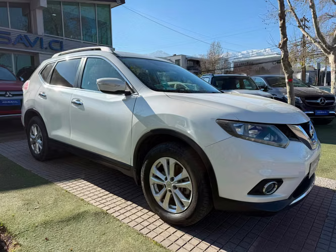 Nissan X-Trail 2.5 ADVANCE 4X2 7A AT 5P. (2015)
