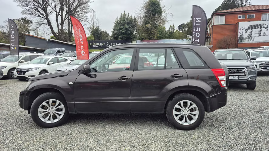 SUZUKI GRAND NOMADE 2013 - Imagen 3