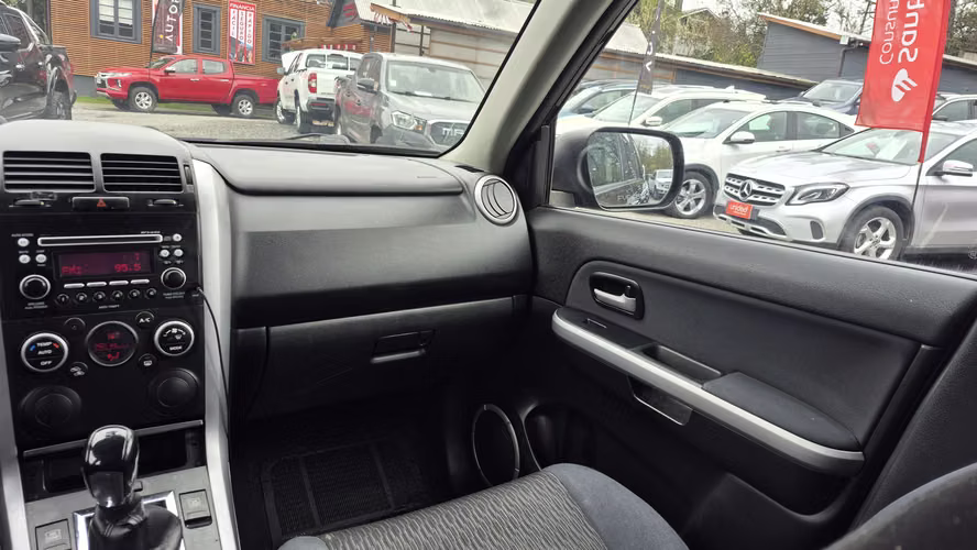 SUZUKI GRAND NOMADE 2013 - Imagen 14