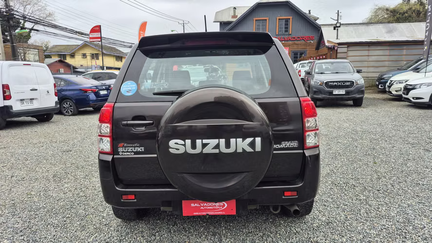 SUZUKI GRAND NOMADE 2013 - Imagen 5