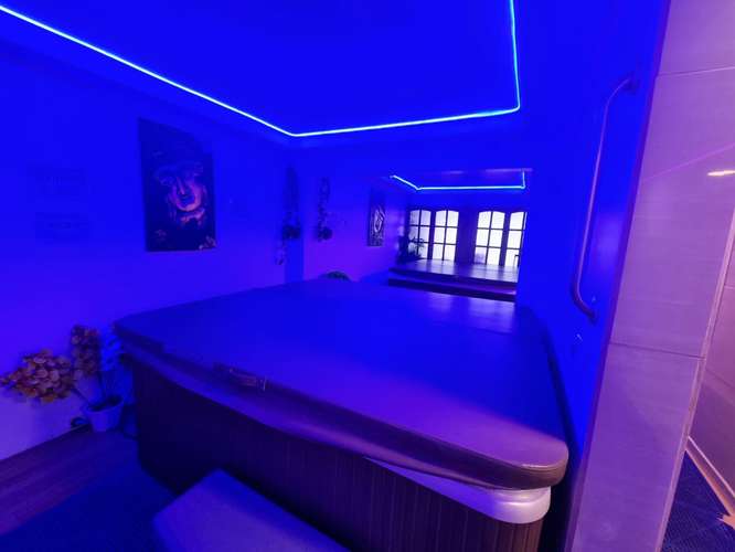 Se vende maravilloso spa de lujo con casa independiente en su segundo piso a 15.000 UF