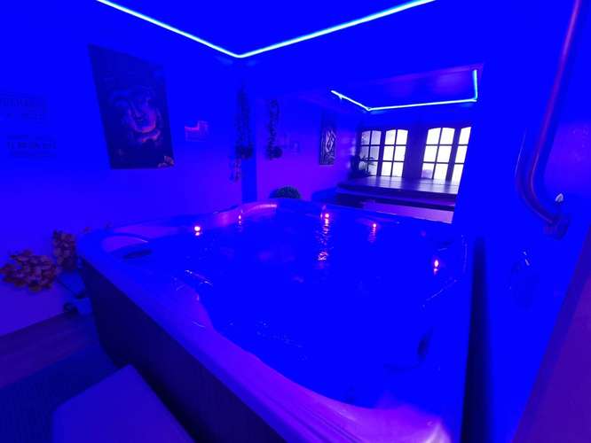 Se vende maravilloso spa de lujo con casa independiente en su segundo piso a 15.000 UF