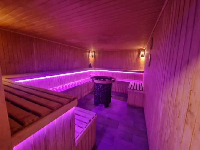 Se vende maravilloso spa de lujo con casa independiente en su segundo piso a 15.000 UF