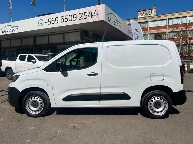PEUGEOT PARTNER PARTNER L1 BLUEHDI 100 - 2023 | 4661 - Imagen 4