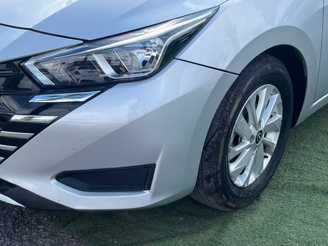 Nissan Versa 1.6 SENSE 4X2 MT 4P 2025 - Imagen 9