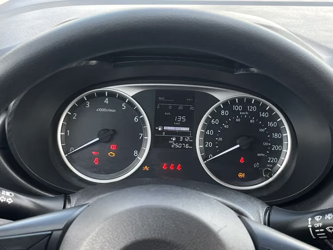 Nissan Versa 1.6 SENSE 4X2 MT 4P 2025 - Imagen 18