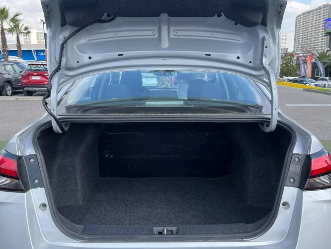Nissan Versa 1.6 SENSE 4X2 MT 4P 2025 - Imagen 12