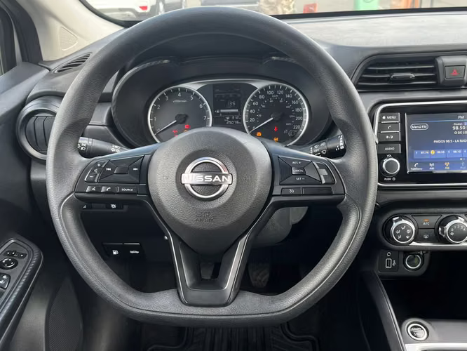 Nissan Versa 1.6 SENSE 4X2 MT 4P 2025 - Imagen 15