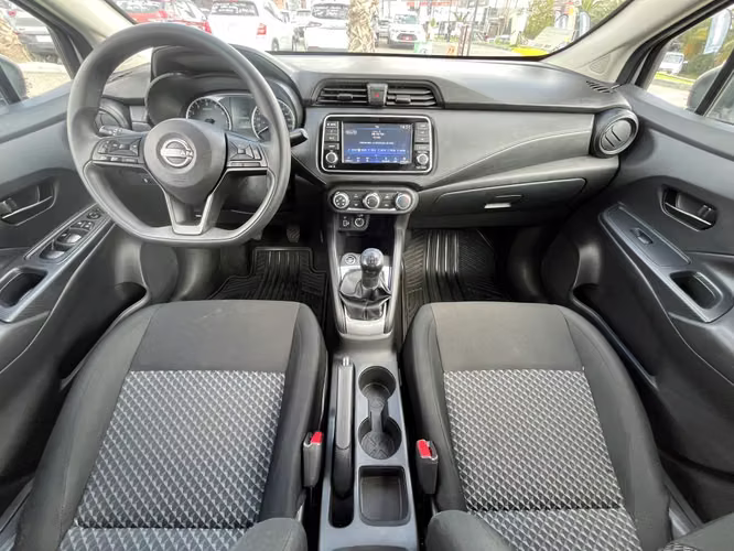 Nissan Versa 1.6 SENSE 4X2 MT 4P 2025 - Imagen 14
