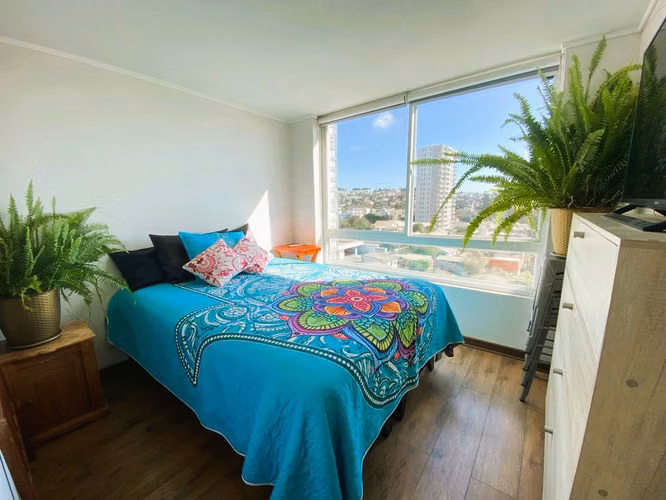 ARRIENDO : Soleado depto. Con Con | Vista maravillosa al mar | 2dorm,1b y 1est