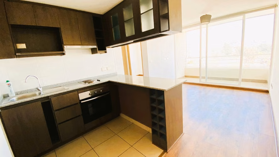 ARRIENDO : Soleado depto. Con Con | Vista maravillosa al mar | 2dorm,1b y 1est