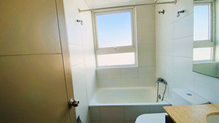 ARRIENDO : Soleado depto. Con Con | Vista maravillosa al mar | 2dorm,1b y 1est