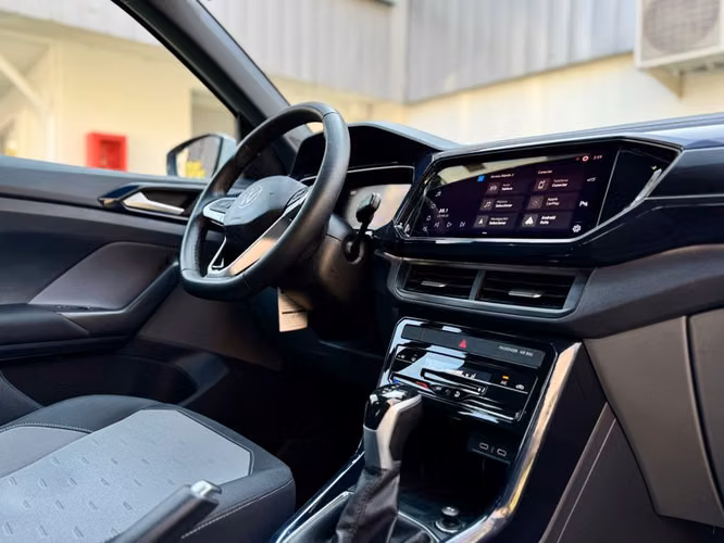 VOLKSWAGEN T-CROSS 1.0 TSI AT COMFORTLINE (RADIO 6,5\) - 2024 | 4653 - Imagen 16