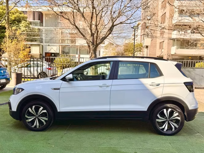 VOLKSWAGEN T-CROSS 1.0 TSI AT COMFORTLINE (RADIO 6,5\) - 2024 | 4653 - Imagen 4