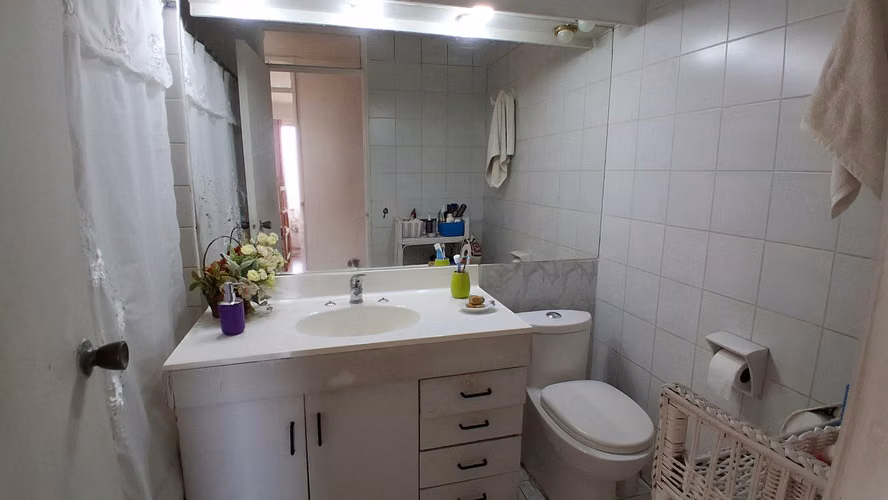 Excelente ubicación en las Torres de Apoquindo, departamento 3 dormitorios - Imagen 11