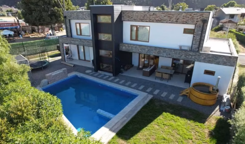 CASA 2 PISOS 4D 4B 3E  CONDOMINIO EN PINGUERAL - Imagen 12
