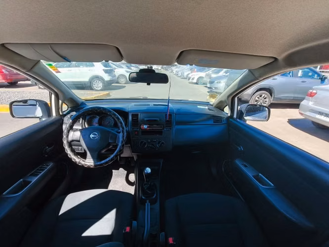 NISSAN TIIDA 2014 - Imagen 5