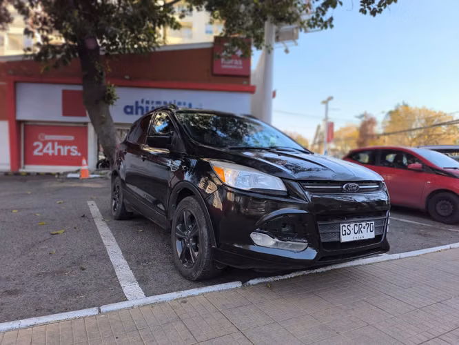 Ford Escape 2014 2.0 4x4 cuero excelente estado - Imagen 2
