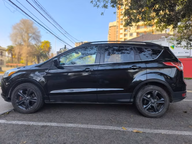 Ford Escape 2014 2.0 4x4 cuero excelente estado - Imagen 5