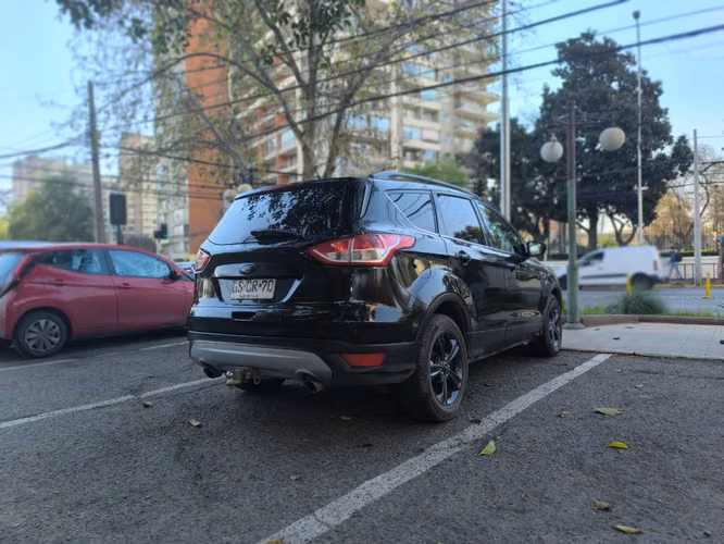 Ford Escape 2014 2.0 4x4 cuero excelente estado - Imagen 7
