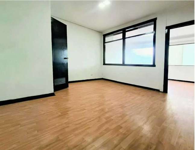 Venta edificio comercial Plaza Los Héroes  (182839)