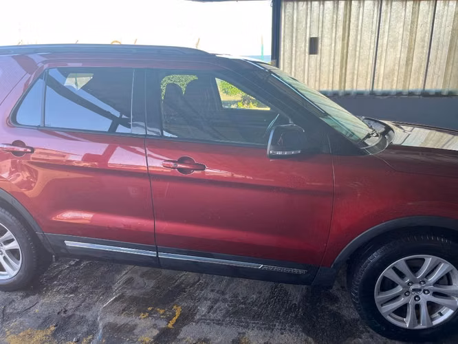 Ford Explorer 3.5 XLT - Imagen 3