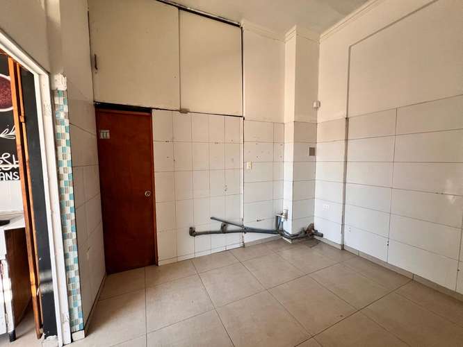 ARRIENDO LOCAL COMERCIAL ESQUINA HEROES
