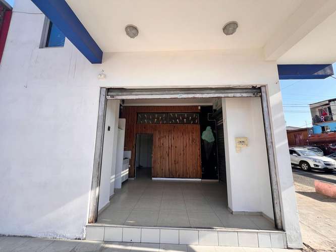 ARRIENDO LOCAL COMERCIAL ESQUINA HEROES
