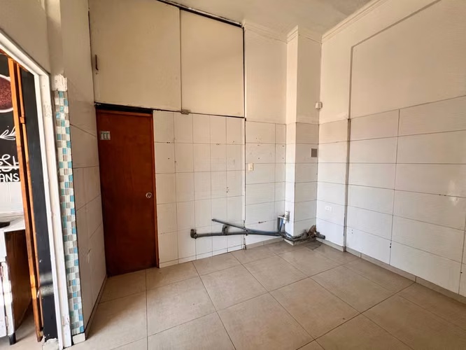ARRIENDO LOCAL COMERCIAL ESQUINA HEROES - Imagen 18