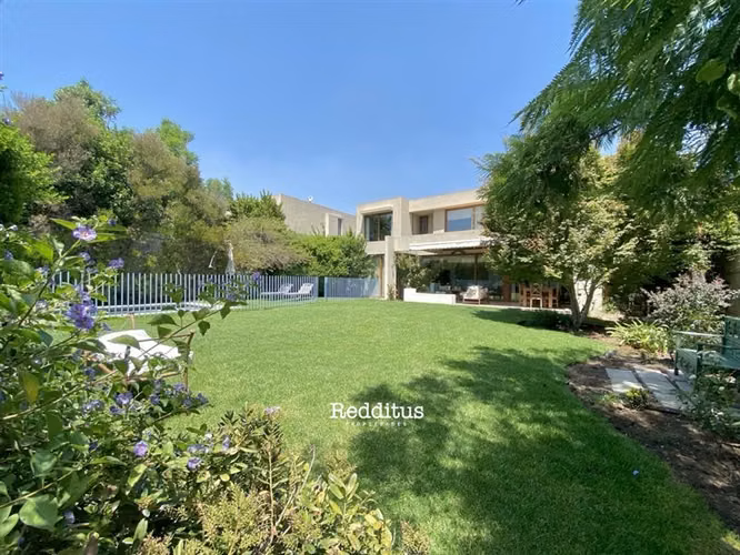 Casa en venta de 5 dorm. pasos colegio Aleman - Imagen 1