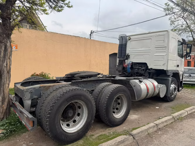 CAMION VOLVO FM 12 340 -Año 2005 - Imagen 6
