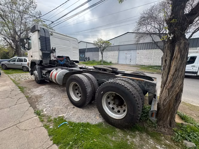 CAMION VOLVO FM 12 340 -Año 2005 - Imagen 4