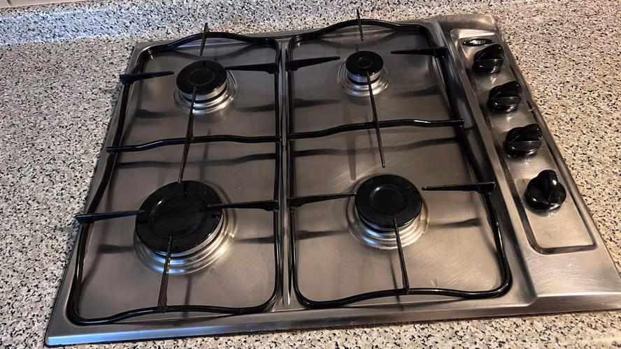 Vendo Cubierta de Cocina con Encimera a Gas TEKA (licuado) de 4 platos Funcionando