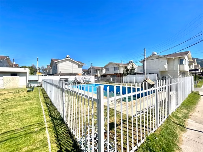 Arriendo casa de 3 dorm.en La Cruz.Gastos comunes incluidos