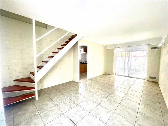 Arriendo casa de 3 dorm.en La Cruz.Gastos comunes incluidos
