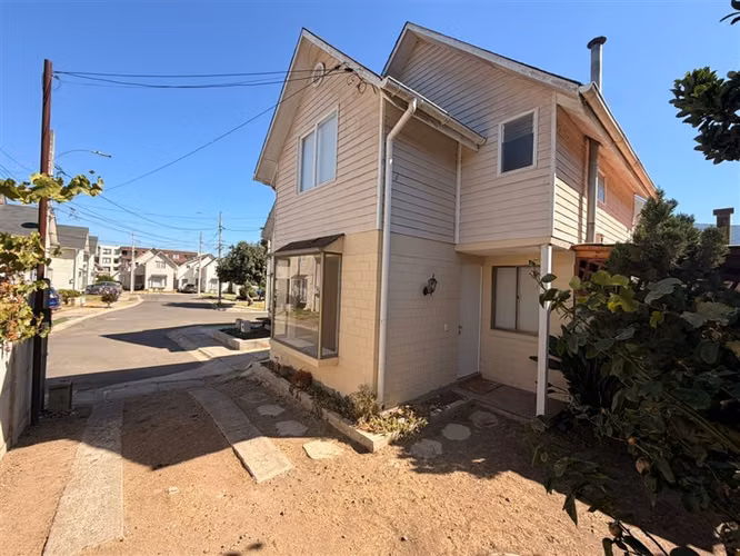 Arriendo casa en la Cruz.3dormitorios,3baños,2estacionamient