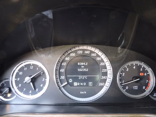 MERCEDES-BENZ E250 CGI 2012 - Imagen 4