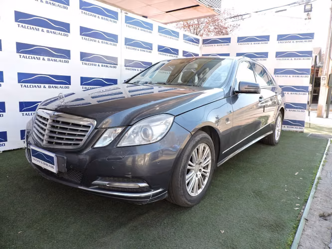 MERCEDES-BENZ E250 CGI 2012