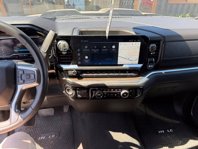 CHEVROLET SILVERADO TRAIL BOSS 5.3 4X4 AT10 2025 - Imagen 15