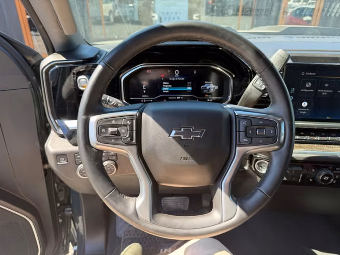 CHEVROLET SILVERADO TRAIL BOSS 5.3 4X4 AT10 2025 - Imagen 14