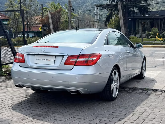 MERCEDES-BENZ E500 COUPE 2011 - Imagen 4
