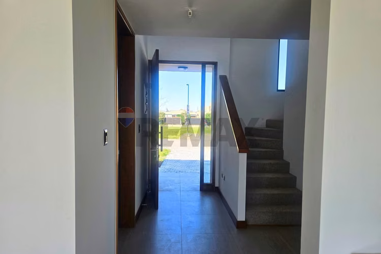 A estrenar, 3 dorm, piscina y quincho - Imagen 2