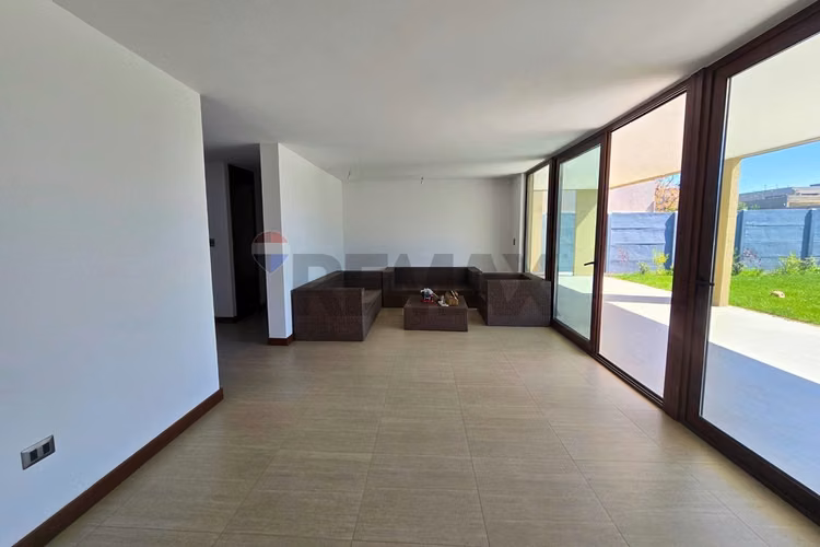 A estrenar, 3 dorm, piscina y quincho - Imagen 5