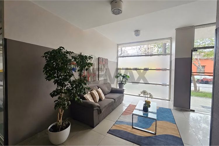 Acogedor  céntrico en santiago ideal inversión - Imagen 4