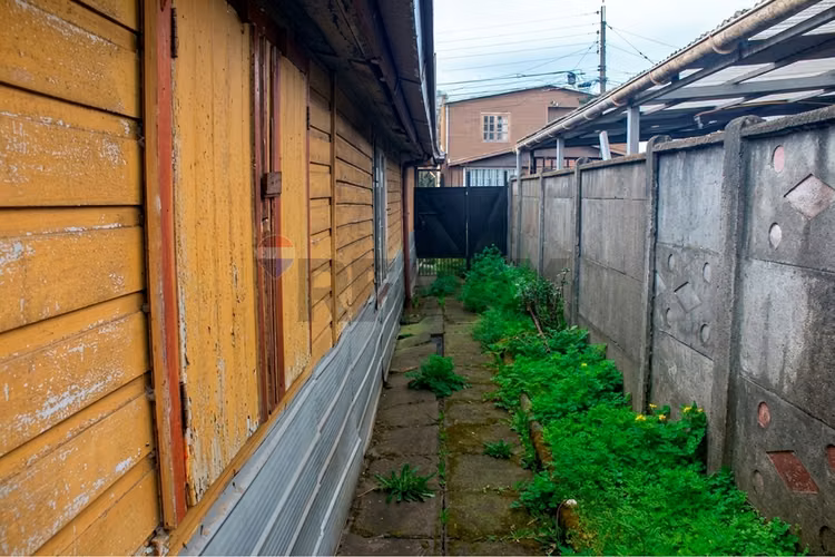 Se vende casa a pasos del parque estadio - Imagen 27
